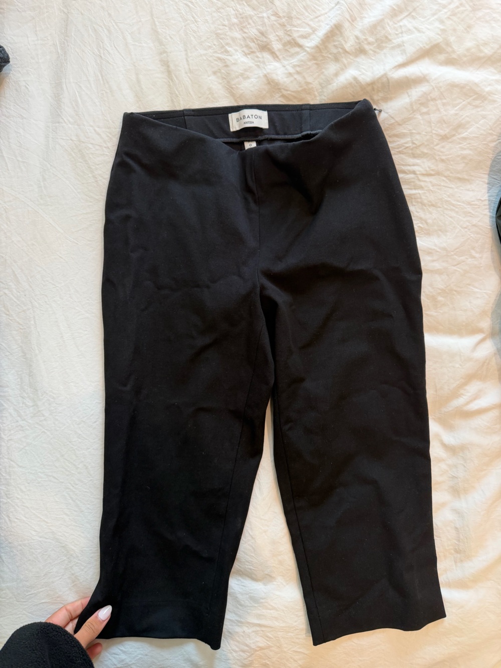 Aritzia Skyline Capri - Picture 3 of 3